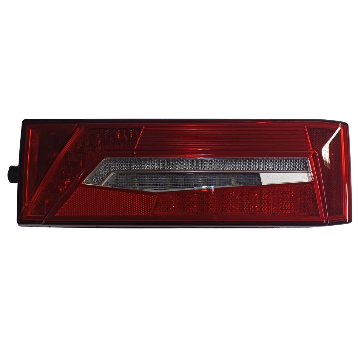 LANTERNA TRASEIRO SCANIA SERIE NTG P/G/R 2023/ LADO LANTERNA TRASEIRO SCANIA SERIE NTG P/G/R 2023/ LADO